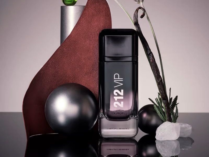 Nước Hoa Nam Carolina Herrera 212 Vip Black-
